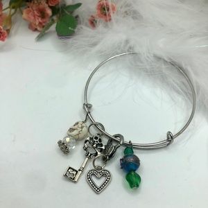 wire skull stretch bracelet